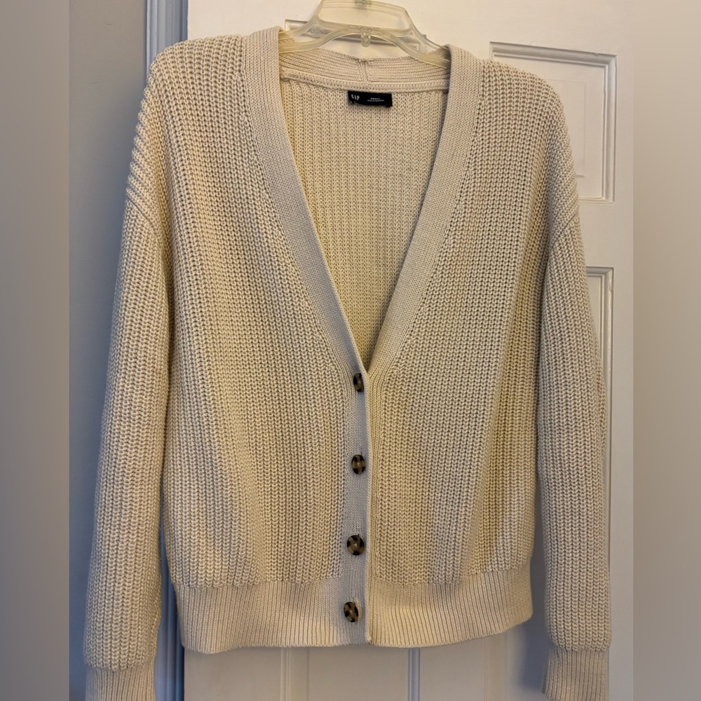 GAP Cream Women's Cardigan Sweater Small